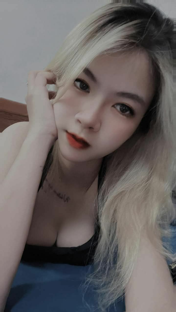 Mút vú chị ruột